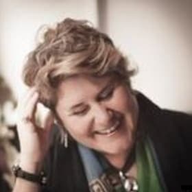 Lisa-Jane PERRAUD