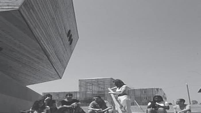 Les étudiants du Master Innovation, Design et Luxe de l'Université de Marne-la-Vallée travaillent pour le "Bon Marché"