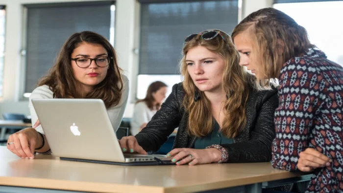 Audencia Sciences Com et le Centre Universitaire de Santander créent un double diplôme International