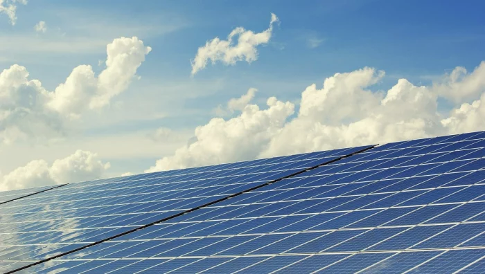 Le master énergies renouvelables est-il affecté par la politique ?