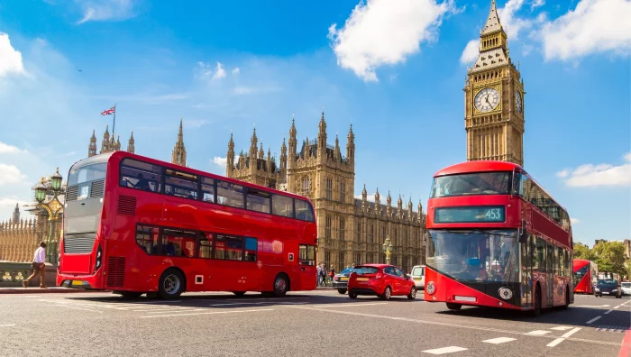 Emlyon Business School investit dans le capital de la London interdisciplinary school