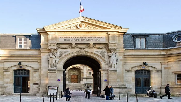 Trois étudiants du CNAM en lice dans le 4L Trophy 2017 !