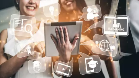Les femmes changent de vie grâce à la formation digitale
