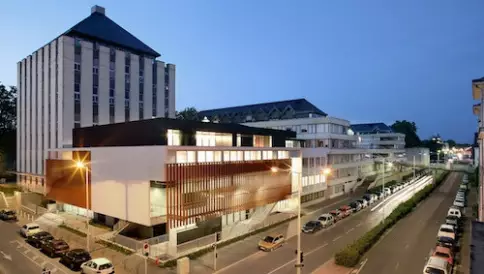 Tours ouvre un Master européen en IA et robotique santé